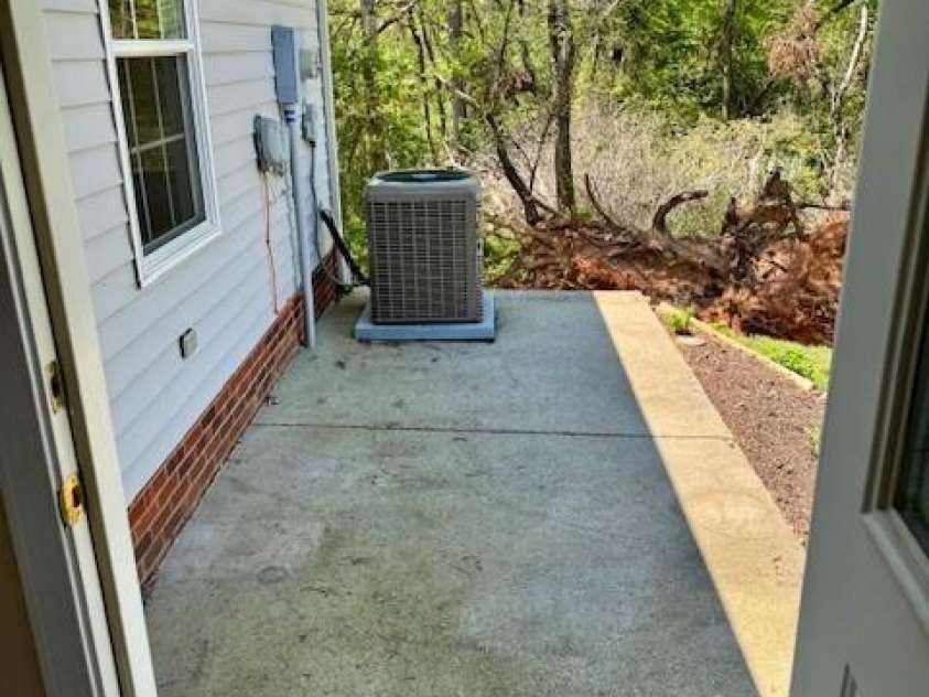 117 24th Street, Hickory, NC 28601.  MLS# CAR4245699, YatesRealty ID 10509. 