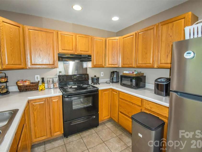 110 West Lane, Brevard, NC 28712.  MLS# CAR4336344, YatesRealty ID 1051. 