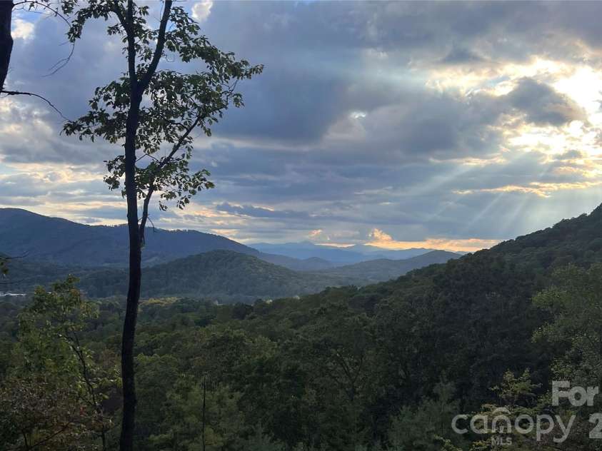 10 Nellie Bell Lane, Swannanoa, NC 28778.  MLS# CAR4363433, YatesRealty ID 10510. 