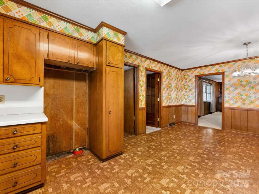 512 Holiday Road, Gastonia, NC 28054.  MLS# CAR4213727, YatesRealty ID 10510. 