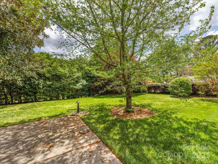 512 Holiday Road, Gastonia, NC 28054.  MLS# CAR4213727, YatesRealty ID 10510. 