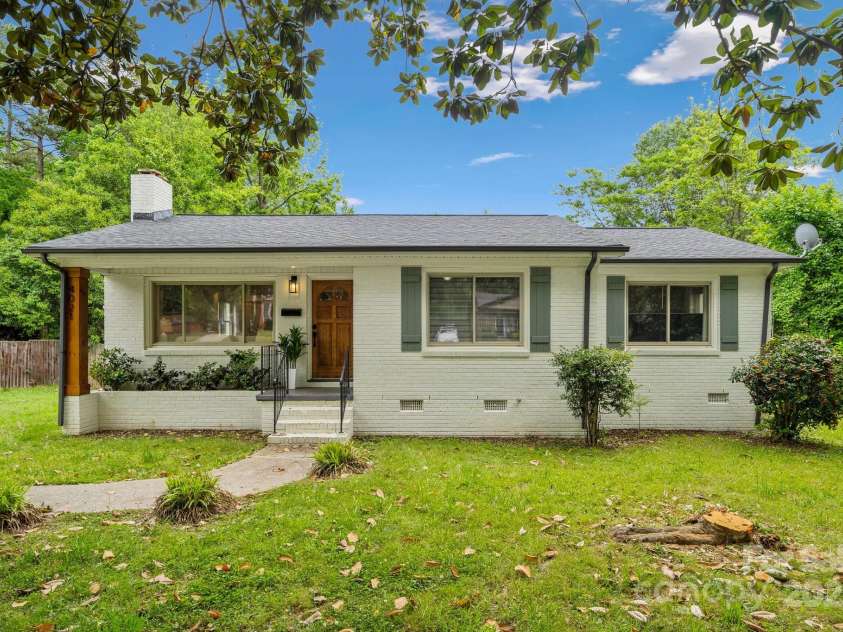 4021 Paisley Place, Charlotte, NC 28208.  MLS# CAR4253006, YatesRealty ID 10511. 