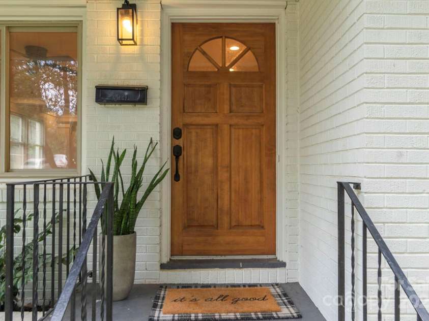 4021 Paisley Place, Charlotte, NC 28208.  MLS# CAR4253006, YatesRealty ID 10511. 