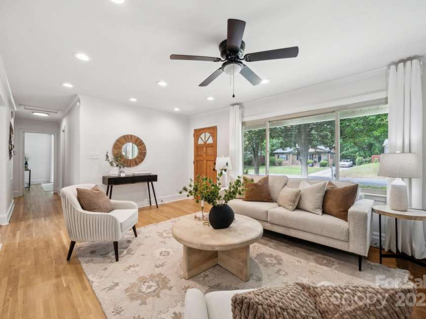 4021 Paisley Place, Charlotte, NC 28208.  MLS# CAR4253006, YatesRealty ID 10511. 