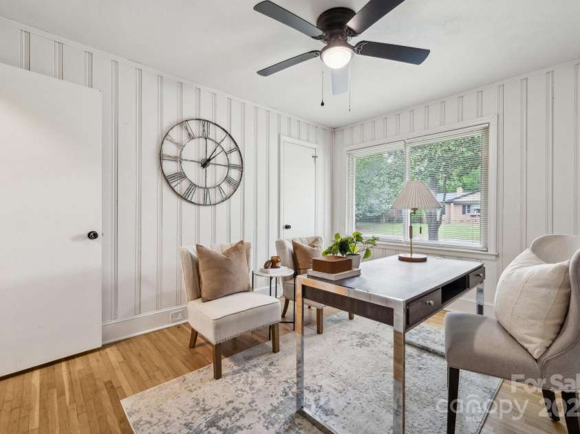 4021 Paisley Place, Charlotte, NC 28208.  MLS# CAR4253006, YatesRealty ID 10511. 