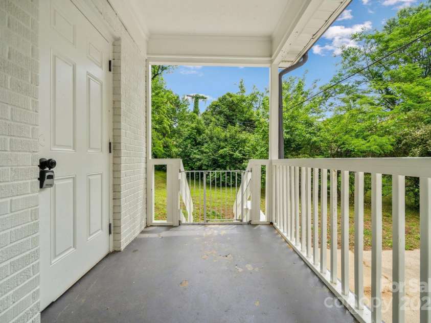 4021 Paisley Place, Charlotte, NC 28208.  MLS# CAR4253006, YatesRealty ID 10511. 