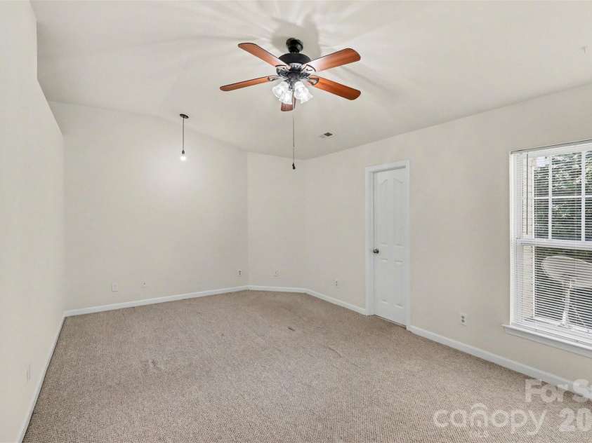 16914 Commons Creek Drive, Charlotte, NC 28277.  MLS# CAR4364676, YatesRealty ID 10512. 