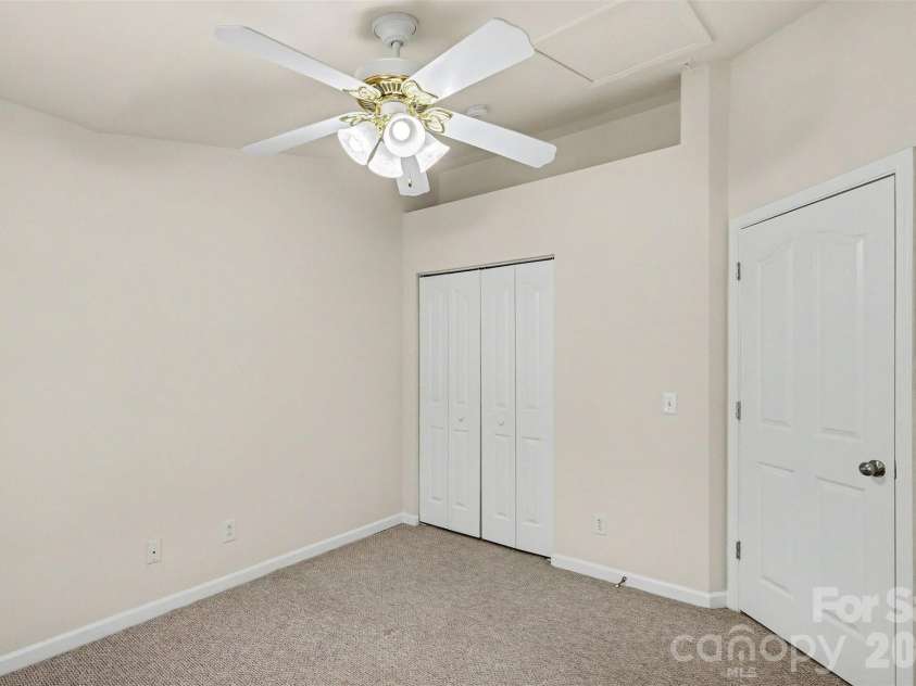 16914 Commons Creek Drive, Charlotte, NC 28277.  MLS# CAR4364676, YatesRealty ID 10512. 