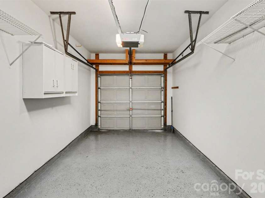 16914 Commons Creek Drive, Charlotte, NC 28277.  MLS# CAR4364676, YatesRealty ID 10512. Finished garage