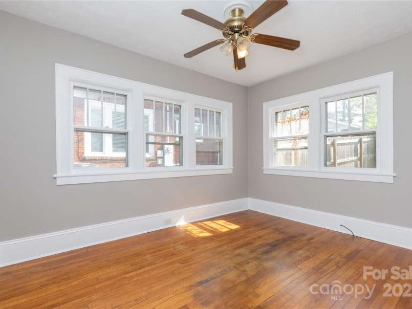 75 Mitchell Avenue, Asheville, NC 28806.  MLS# CAR4240463, YatesRealty ID 10512. 