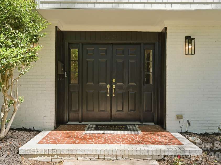 6523 Tall Oaks Trail, Charlotte, NC 28210.  MLS# CAR4366481, YatesRealty ID 10513. 