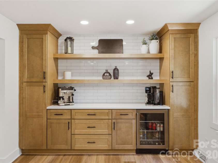6523 Tall Oaks Trail, Charlotte, NC 28210.  MLS# CAR4366481, YatesRealty ID 10513. 