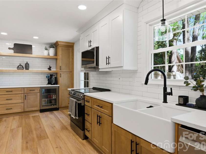 6523 Tall Oaks Trail, Charlotte, NC 28210.  MLS# CAR4366481, YatesRealty ID 10513. 