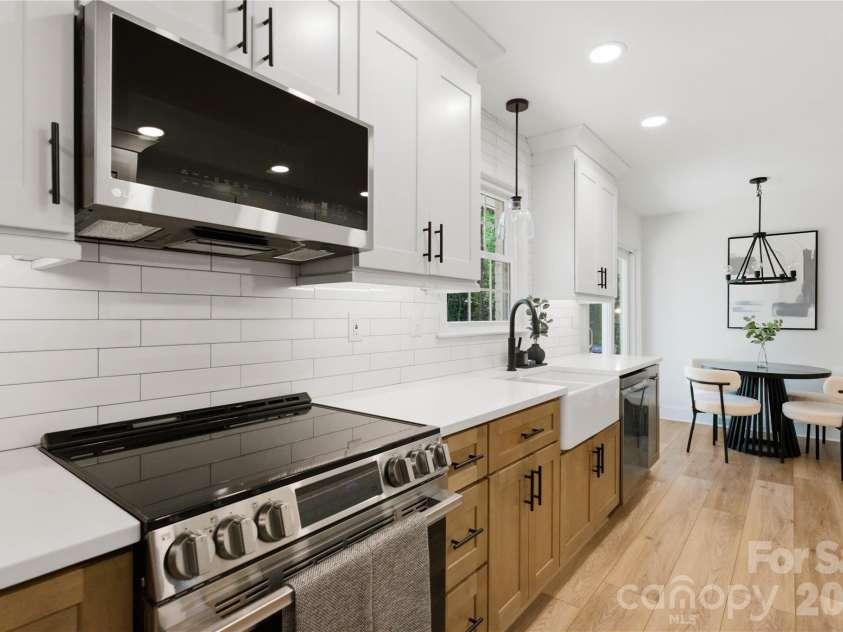 6523 Tall Oaks Trail, Charlotte, NC 28210.  MLS# CAR4366481, YatesRealty ID 10513. 