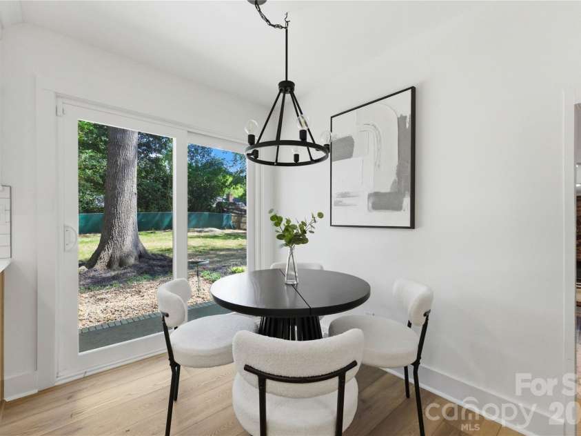 6523 Tall Oaks Trail, Charlotte, NC 28210.  MLS# CAR4366481, YatesRealty ID 10513. 