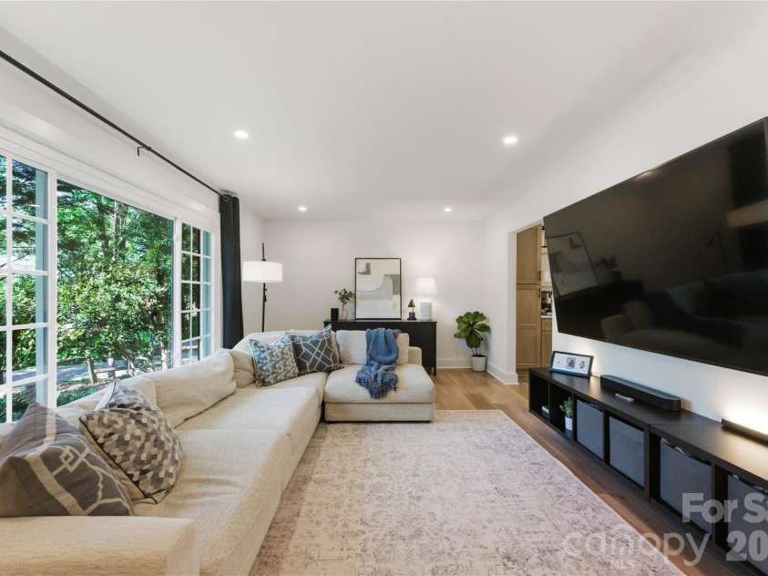 6523 Tall Oaks Trail, Charlotte, NC 28210.  MLS# CAR4366481, YatesRealty ID 10513. 