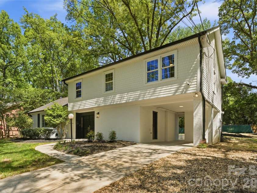 6523 Tall Oaks Trail, Charlotte, NC 28210.  MLS# CAR4366481, YatesRealty ID 10513. 
