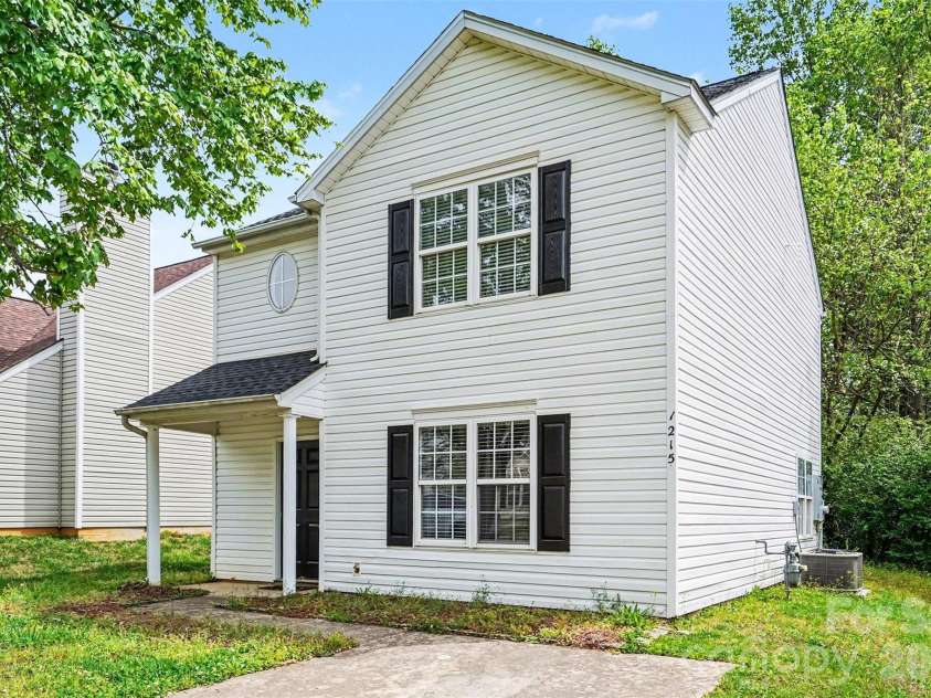 1215 Mcallister Drive, Charlotte, NC 28216.  MLS# CAR4367295, YatesRealty ID 10514. 