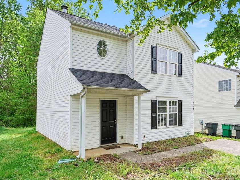 1215 Mcallister Drive, Charlotte, NC 28216.  MLS# CAR4367295, YatesRealty ID 10514. 