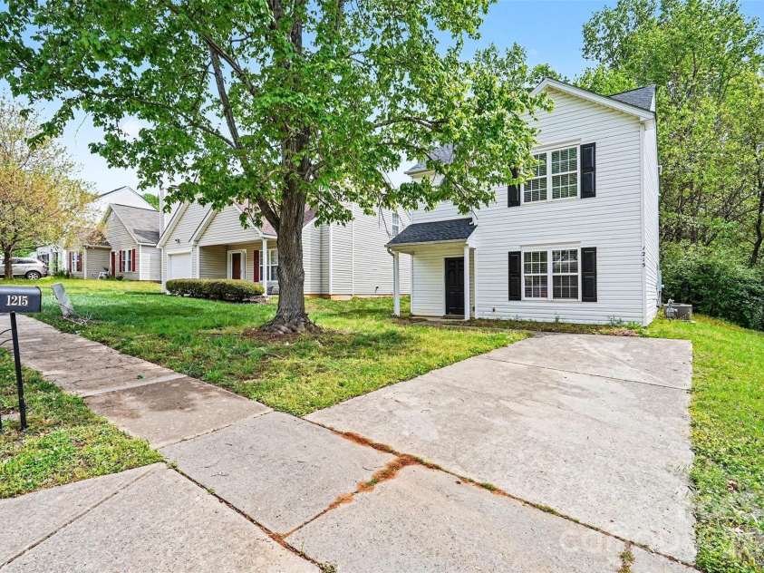 1215 Mcallister Drive, Charlotte, NC 28216.  MLS# CAR4367295, YatesRealty ID 10514. 