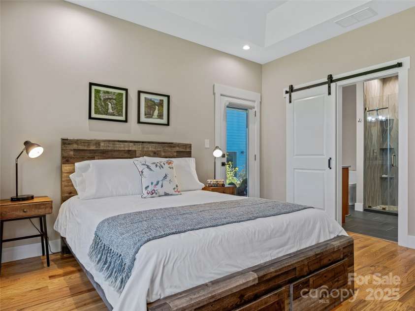 18 Destination Drive, Asheville, NC 28806.  MLS# CAR4305303, YatesRealty ID 10515. 