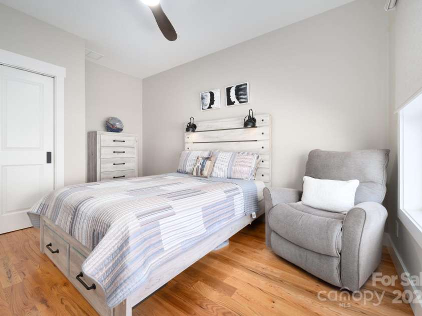 18 Destination Drive, Asheville, NC 28806.  MLS# CAR4305303, YatesRealty ID 10515. 