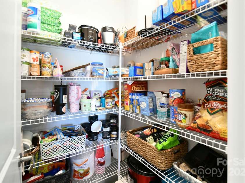 221 Mountain Island Drive, Statesville, NC 28677.  MLS# CAR4244887, YatesRealty ID 10516. 