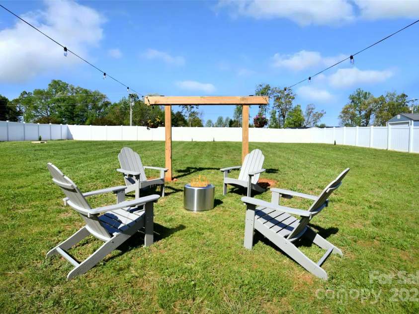 221 Mountain Island Drive, Statesville, NC 28677.  MLS# CAR4244887, YatesRealty ID 10516. 