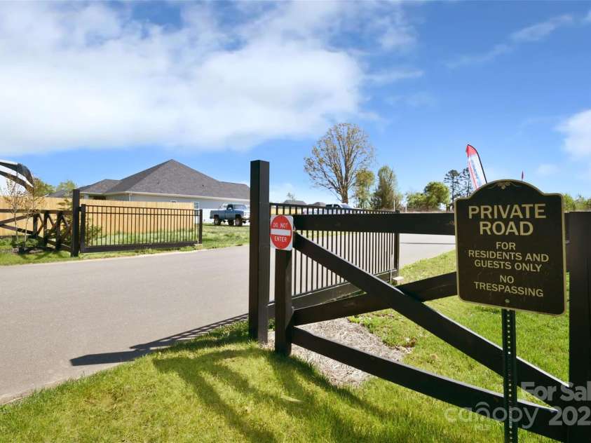 221 Mountain Island Drive, Statesville, NC 28677.  MLS# CAR4244887, YatesRealty ID 10516. 