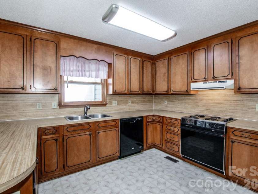 305 Keller Street, China Grove, NC 28023.  MLS# CAR4352151, YatesRealty ID 10516. 