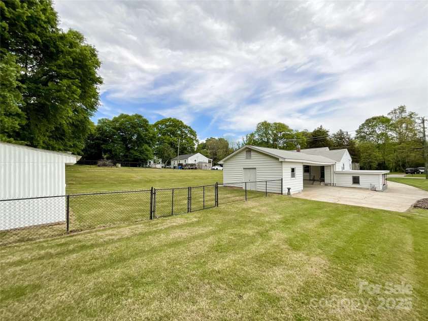 109 Georgia Belle Avenue, Belmont, NC 28012.  MLS# CAR4247616, YatesRealty ID 10517. 