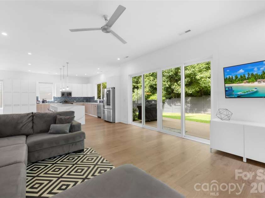 1627 Rama Road, Charlotte, NC 28211.  MLS# CAR4287612, YatesRealty ID 10519. 