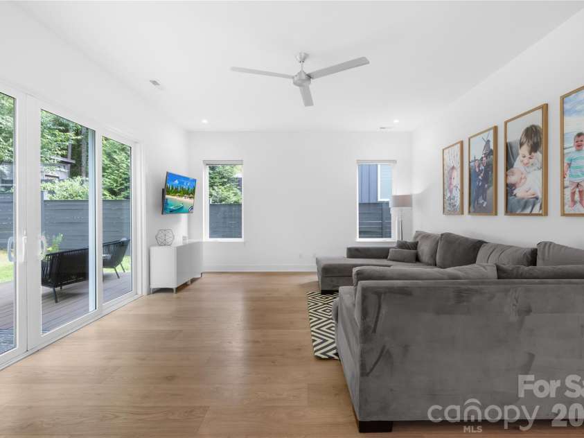 1627 Rama Road, Charlotte, NC 28211.  MLS# CAR4287612, YatesRealty ID 10519. 