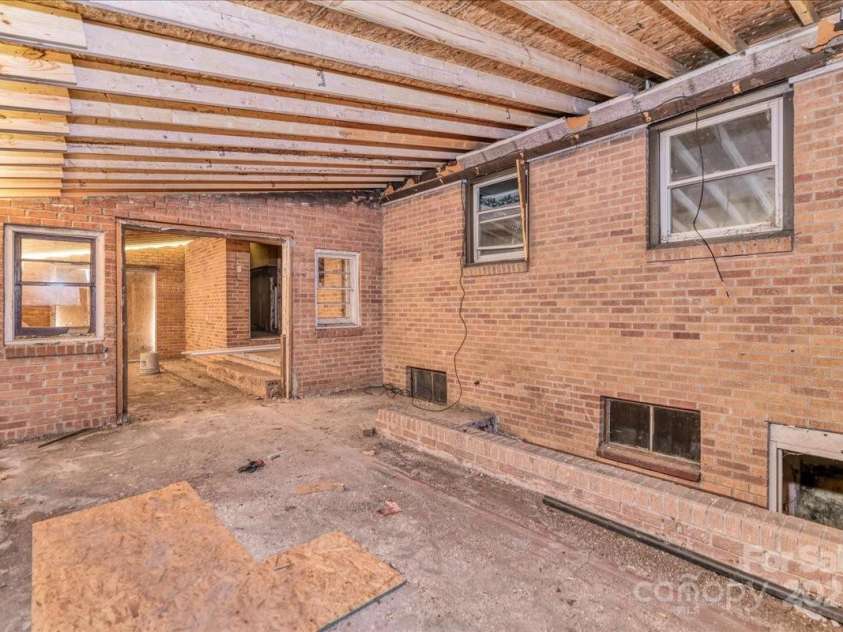 714 Pine Street, Hamlet, NC 28345.  MLS# CAR4267814, YatesRealty ID 10519. 