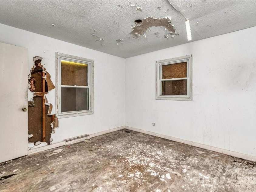 714 Pine Street, Hamlet, NC 28345.  MLS# CAR4267814, YatesRealty ID 10519. 