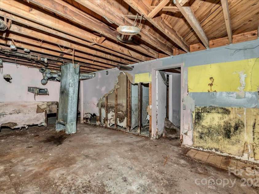 714 Pine Street, Hamlet, NC 28345.  MLS# CAR4267814, YatesRealty ID 10519. 