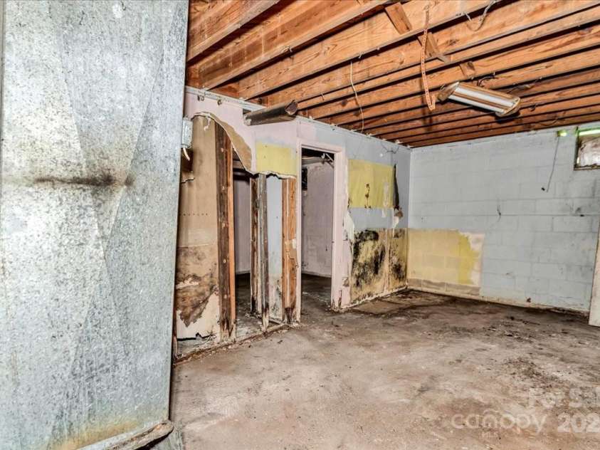 714 Pine Street, Hamlet, NC 28345.  MLS# CAR4267814, YatesRealty ID 10519. 