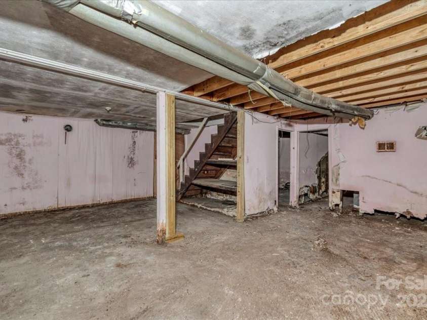 714 Pine Street, Hamlet, NC 28345.  MLS# CAR4267814, YatesRealty ID 10519. 