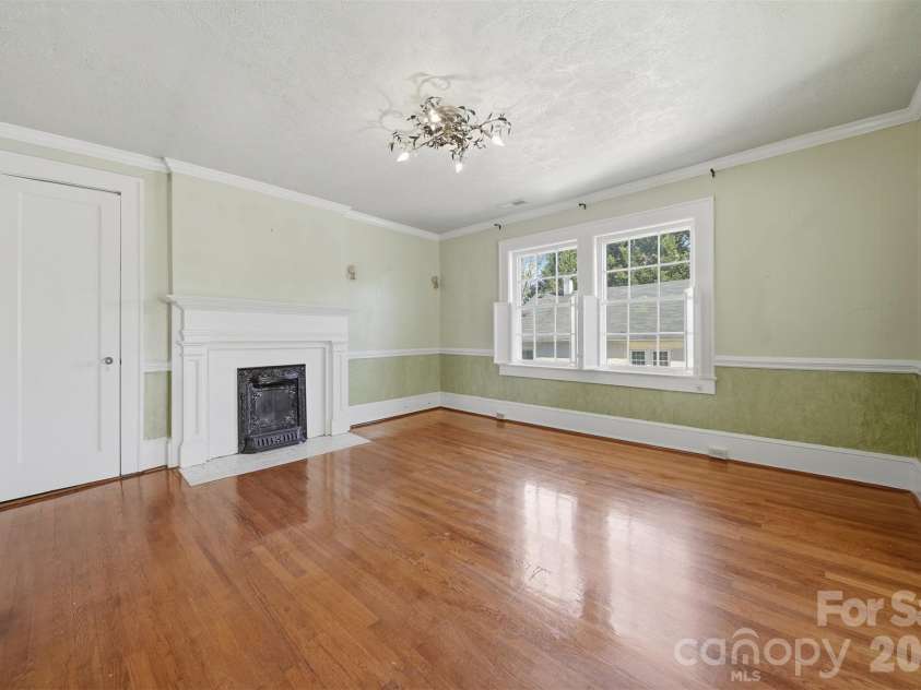 1010 College Avenue, Lenoir, NC 28645.  MLS# CAR4381290, YatesRealty ID 1052. 