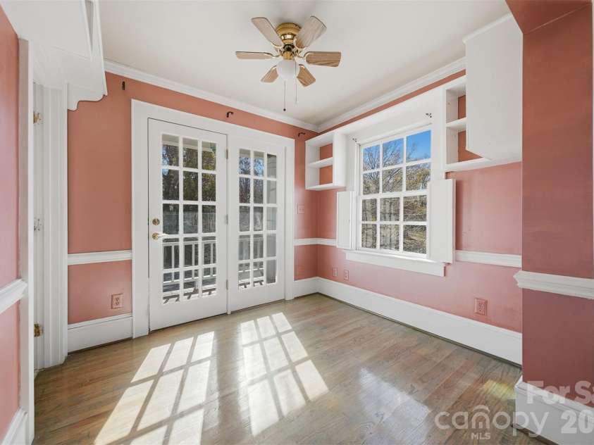 1010 College Avenue, Lenoir, NC 28645.  MLS# CAR4381290, YatesRealty ID 1052. 