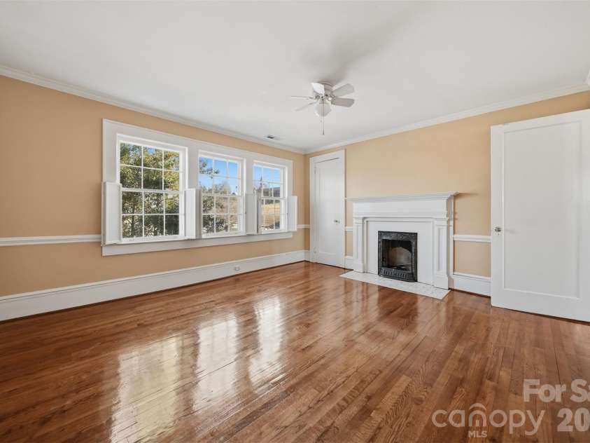 1010 College Avenue, Lenoir, NC 28645.  MLS# CAR4381290, YatesRealty ID 1052. 