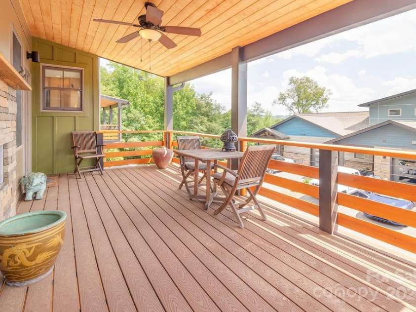 406 Kessler Place, Asheville, NC 28804.  MLS# CAR4172297, YatesRealty ID 1052. Tranquil and stunning views. 
