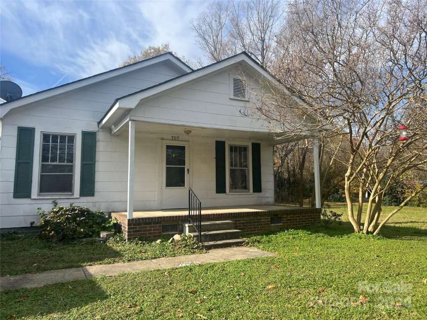 707 7th Street, Spencer, NC 28159.  MLS# CAR4204240, YatesRealty ID 1052. 707 7Th St- Spencer NC 28159