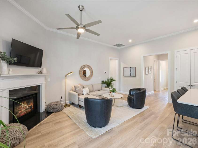 10404 Superb Lane, Charlotte, NC 28215.  MLS# CAR4365905, YatesRealty ID 10520. 