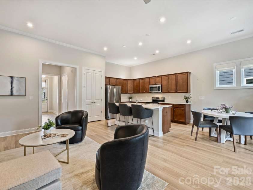 10404 Superb Lane, Charlotte, NC 28215.  MLS# CAR4365905, YatesRealty ID 10520. 