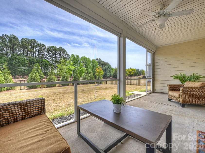 10404 Superb Lane, Charlotte, NC 28215.  MLS# CAR4365905, YatesRealty ID 10520. Back screened in lanai