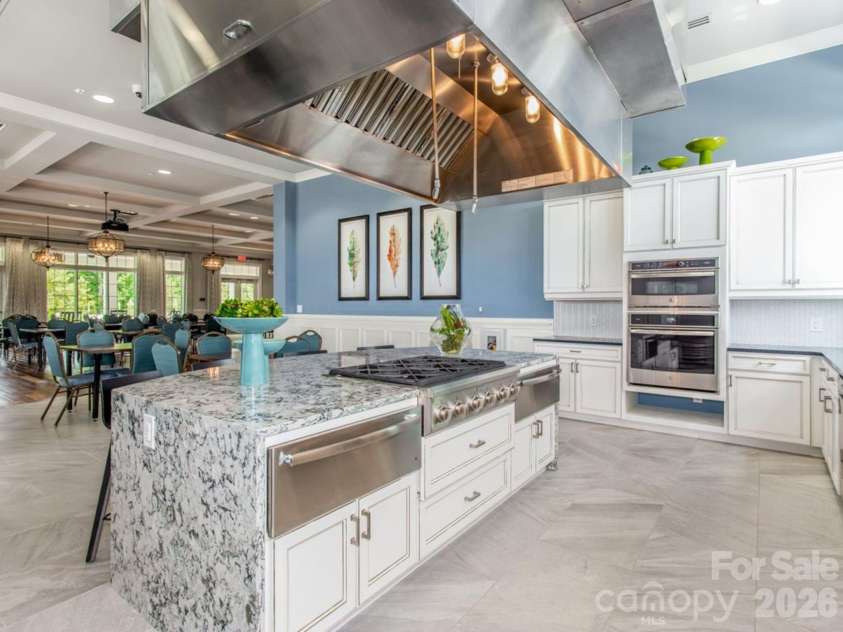 10404 Superb Lane, Charlotte, NC 28215.  MLS# CAR4365905, YatesRealty ID 10520. Chef demonstration kitchen