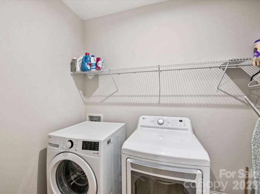 10404 Superb Lane, Charlotte, NC 28215.  MLS# CAR4365905, YatesRealty ID 10520. Laundry room
