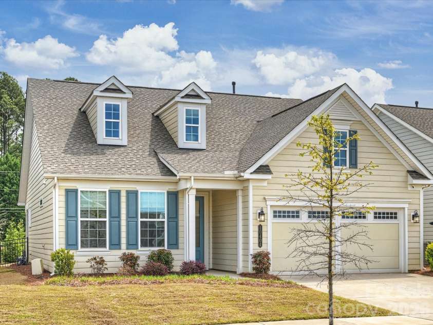10404 Superb Lane, Charlotte, NC 28215.  MLS# CAR4365905, YatesRealty ID 10520. Welcome home!