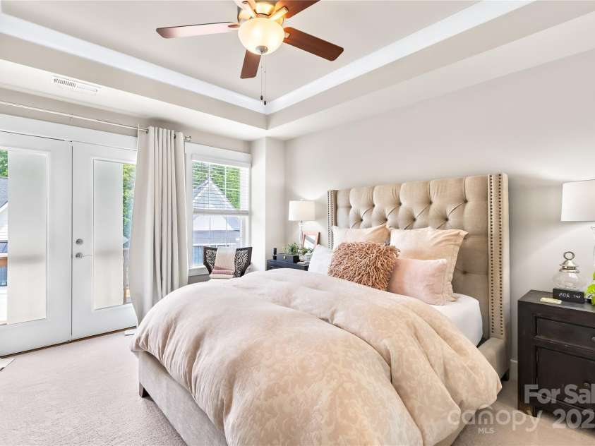 546 Amalfi Drive, Davidson, NC 28036.  MLS# CAR4285038, YatesRealty ID 10521. 